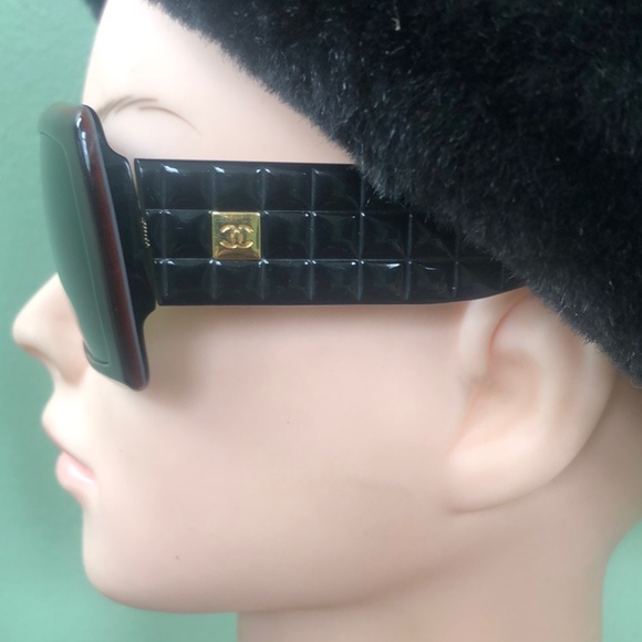 CHANEL QUILTED SUNGLASSES - Picture 4 of 9